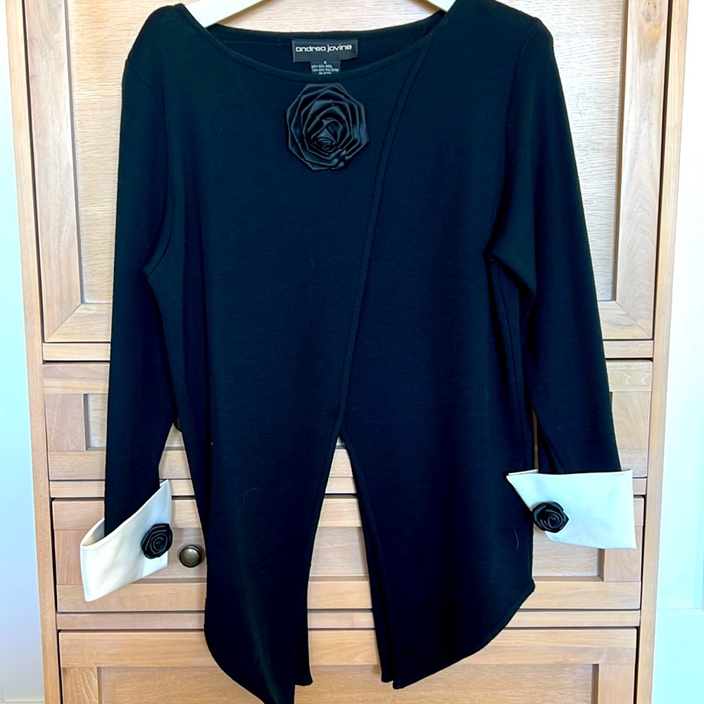 Andrea Jovine luxury sweater in 100% wool and satin blend.